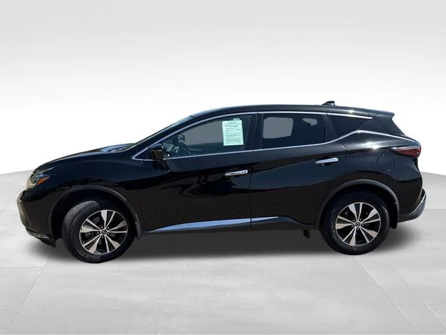 Used 2019 Black Nissan S image 4