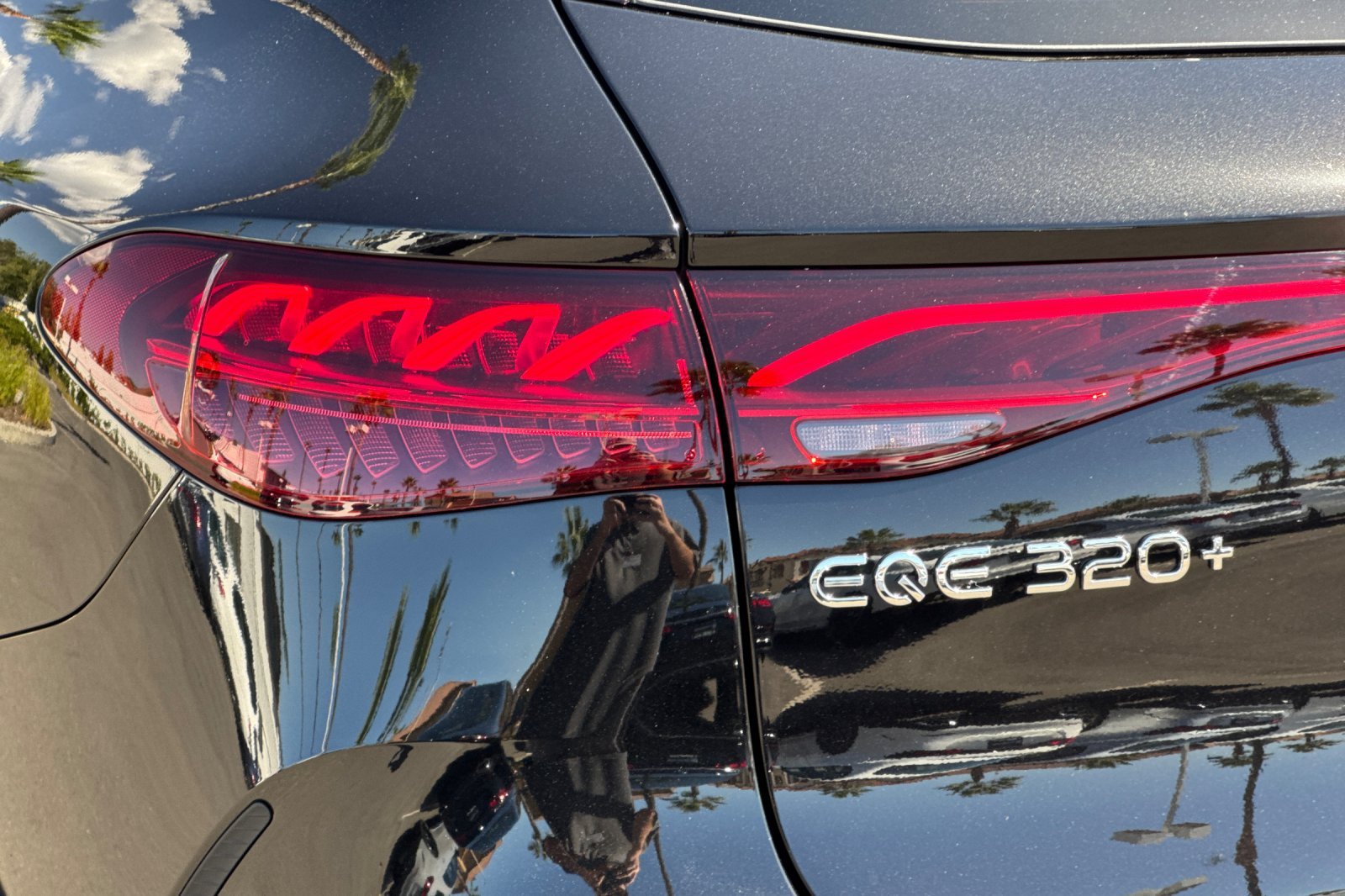New 2027 Obsidian Black Metallic Mercedes-Benz 320+ SUV image 15
