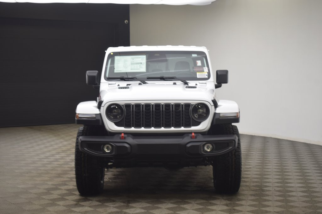 New 2026 Bright White Clear-Coat Exterior Paint Jeep Rubicon image 2