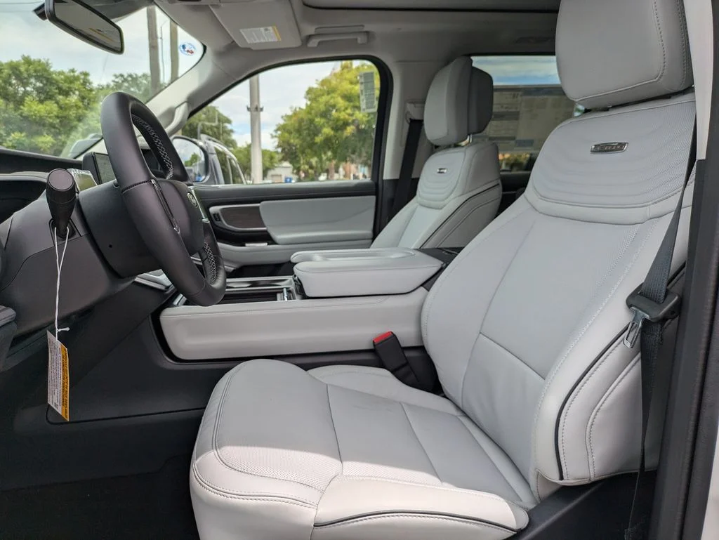 New 2026 Star White Metallic Tri-Coat Ford Platinum image 22