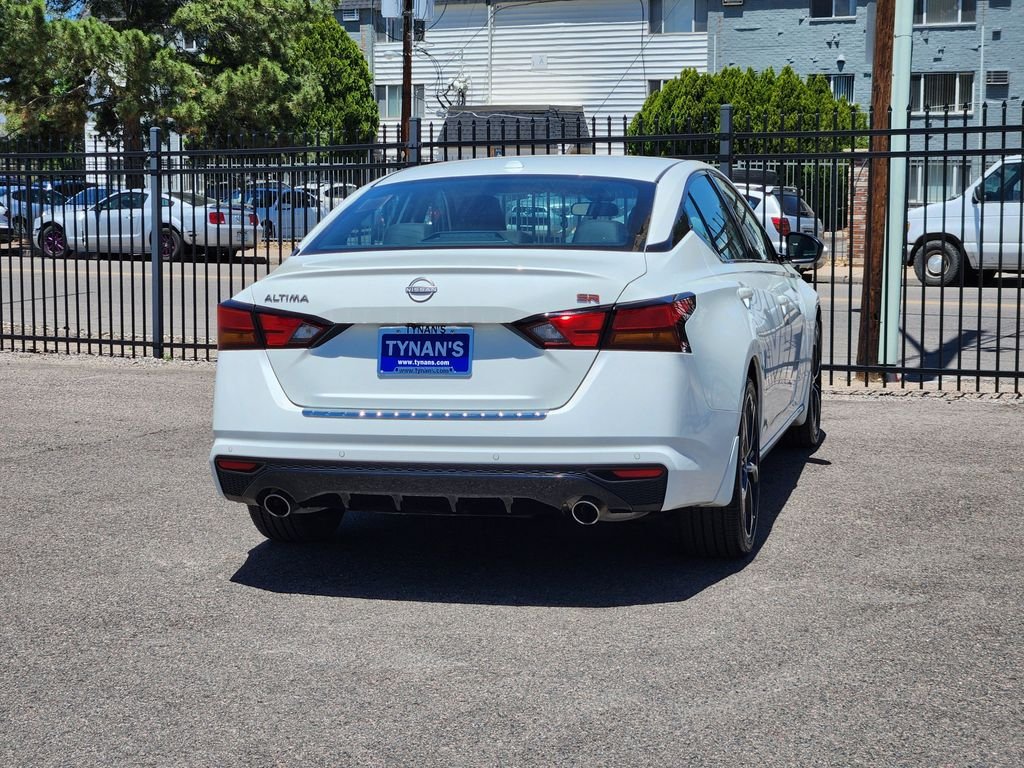 Certified Used 2023 White Nissan 2.5 SR image 7