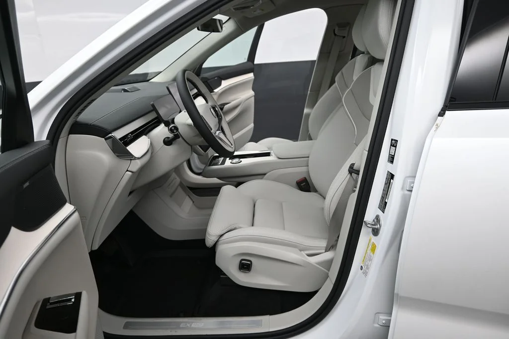 New 2026 Crystal White Volvo Twin Motor Plus image 10