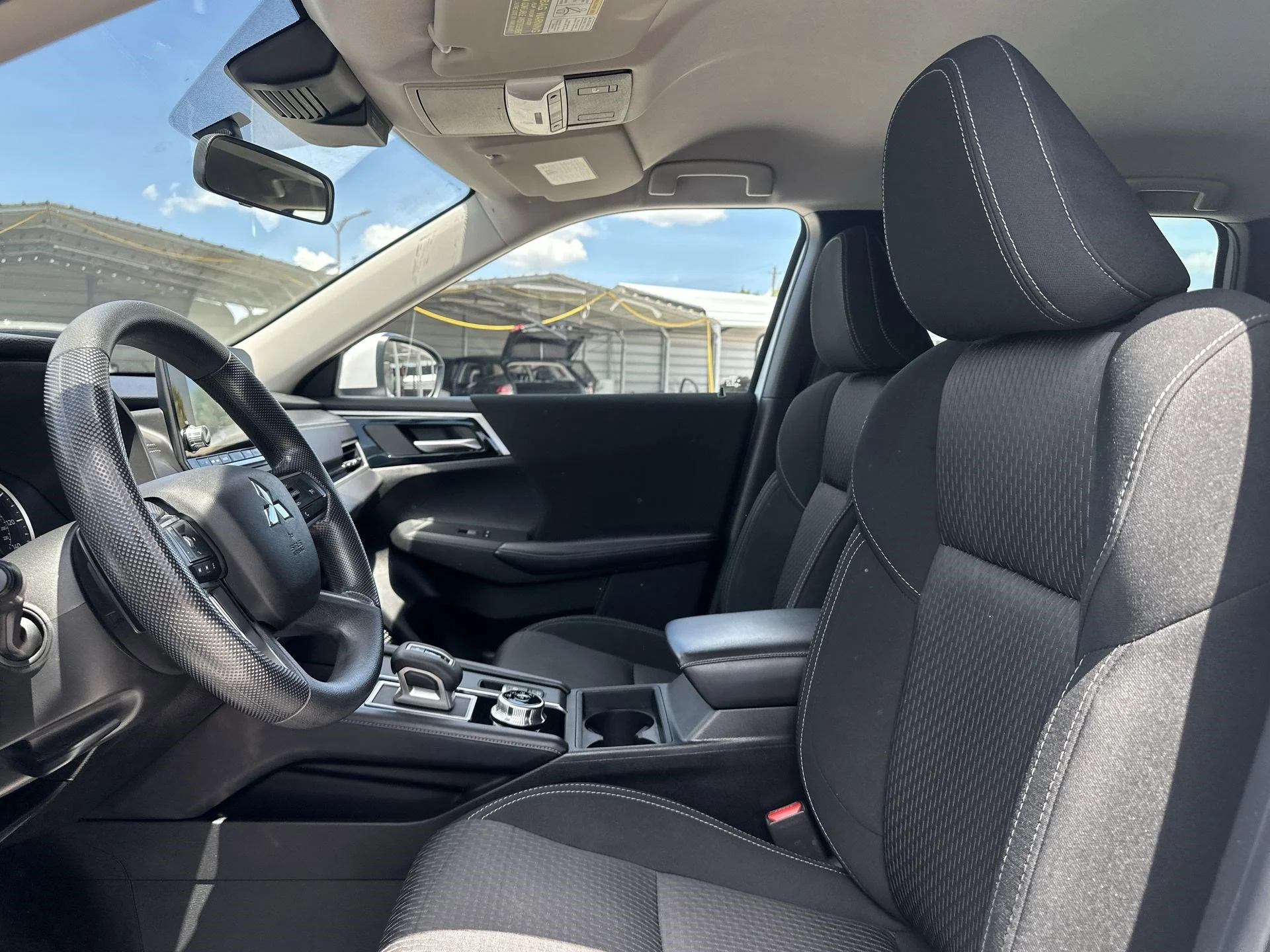 Used 2023 White Mitsubishi ES image 13