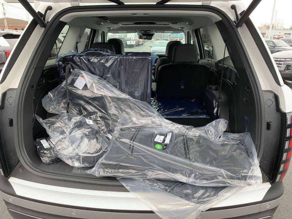 New 2026 White Hyundai SEL Premium 7P image 24