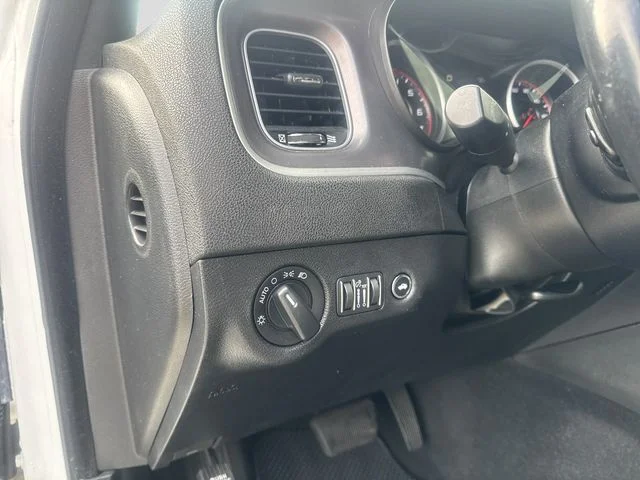 Used 2022 White Dodge SXT image 8