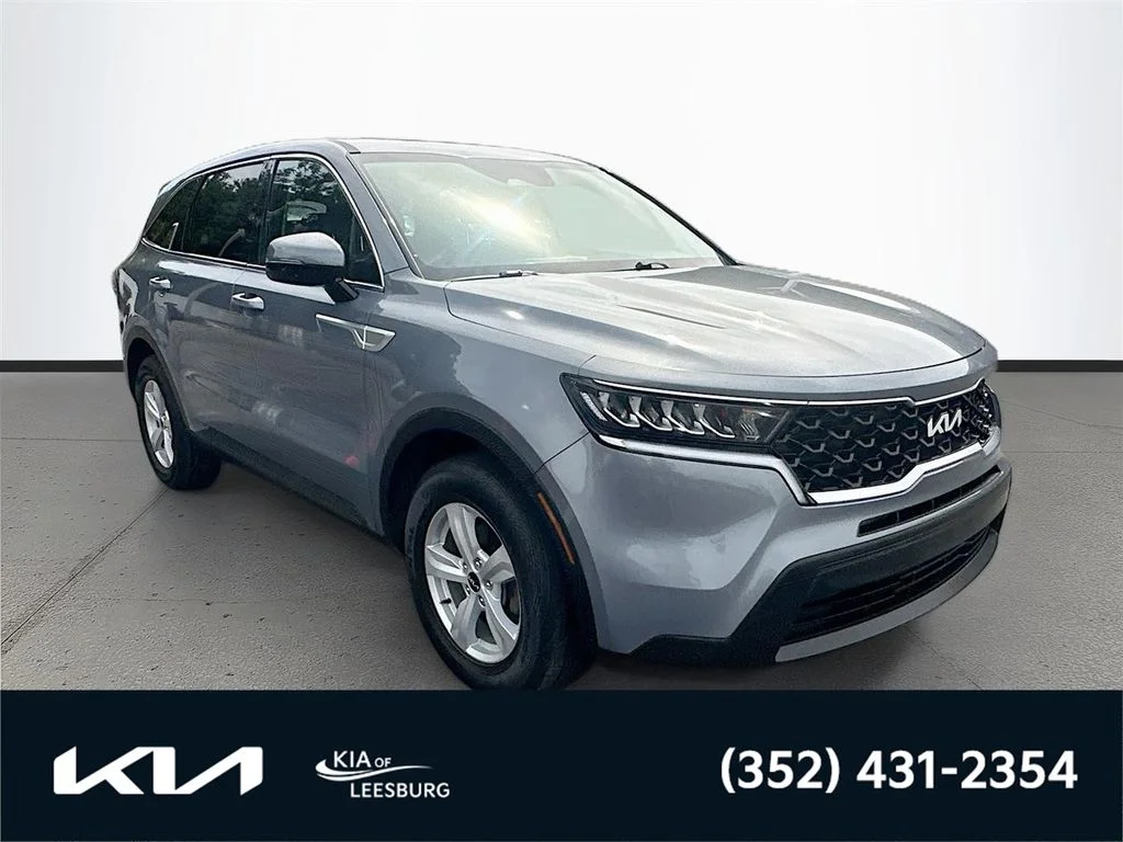 2023 Kia Sorento LX AT's photo