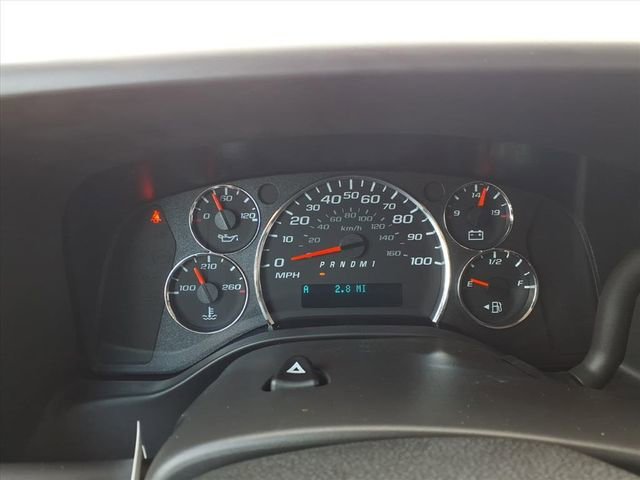New 2025 Summit White GMC Work Van image 16