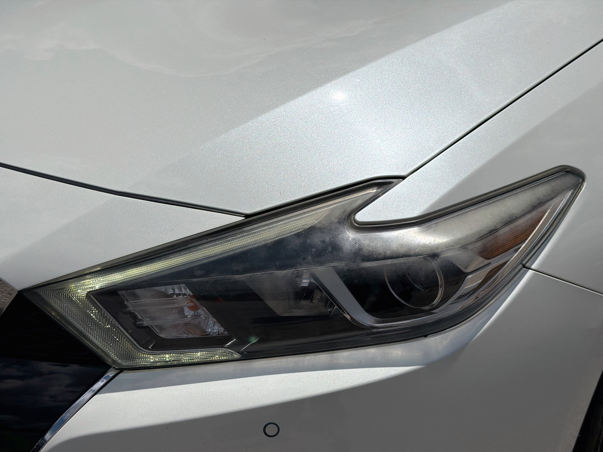Used 2017 Pearl White Nissan SR image 9