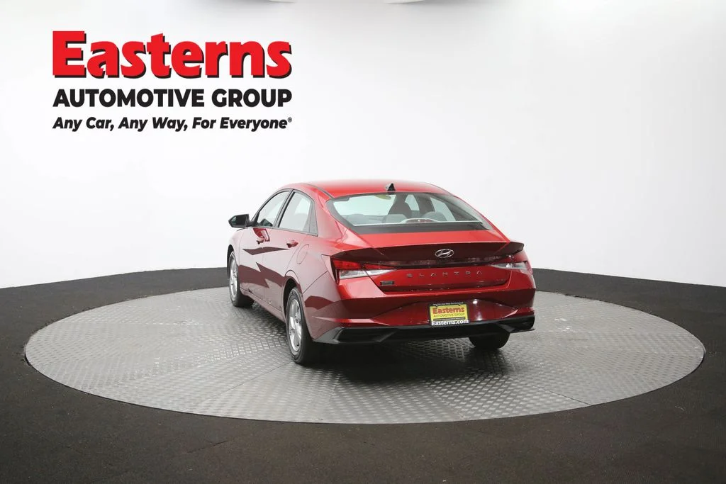 Used 2023 Red Hyundai SE image 65
