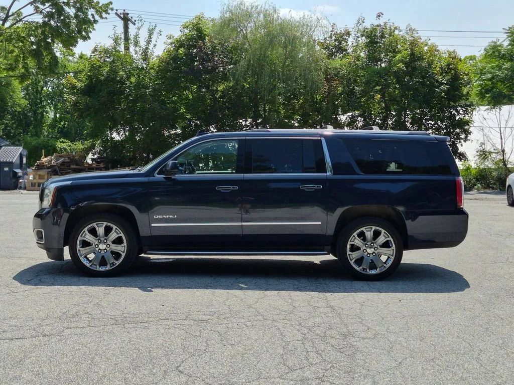 Used 2018 Blue GMC Denali image 11