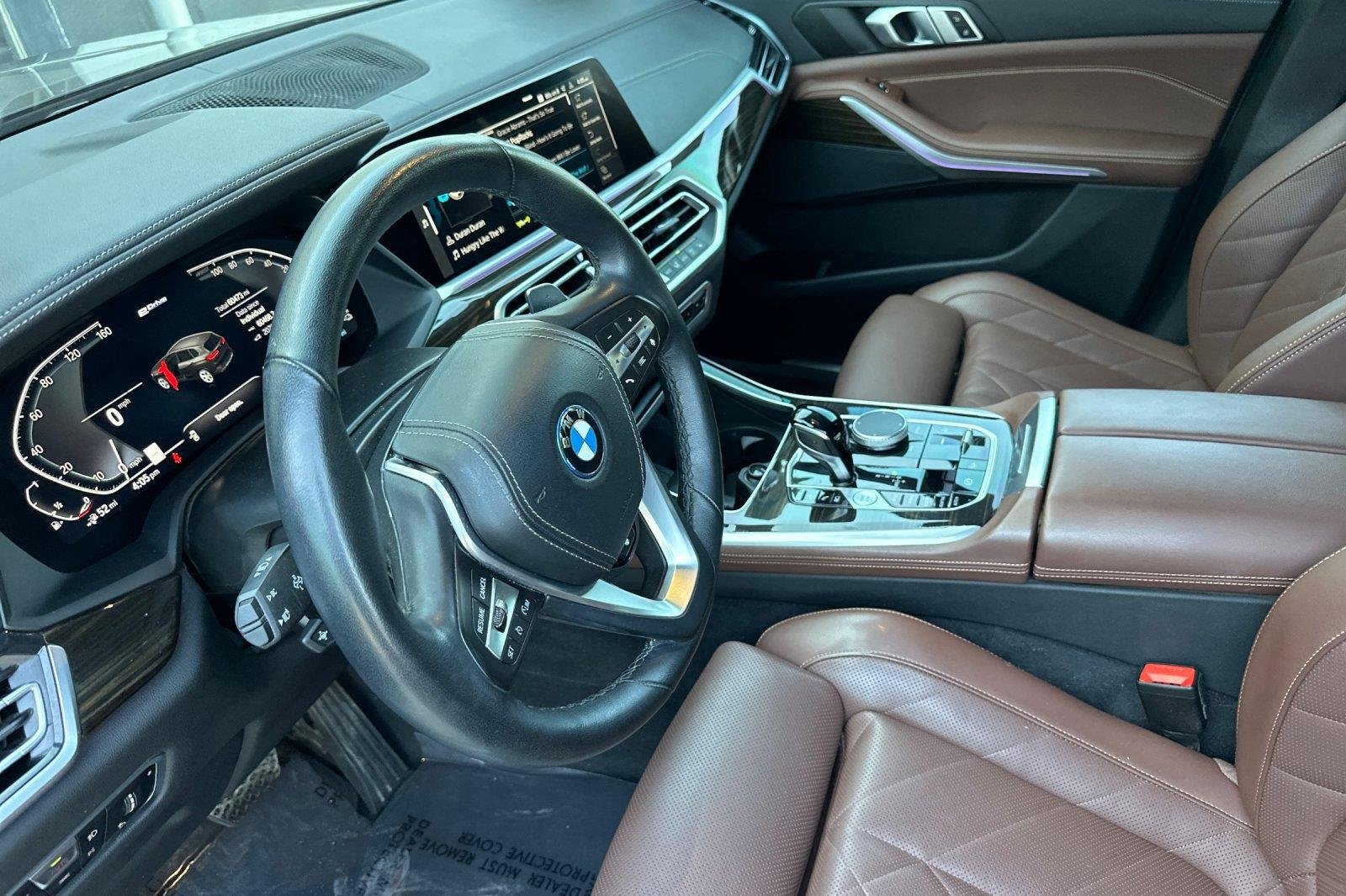 Used 2023 Black Sapphire Metallic BMW xDrive45e image 9