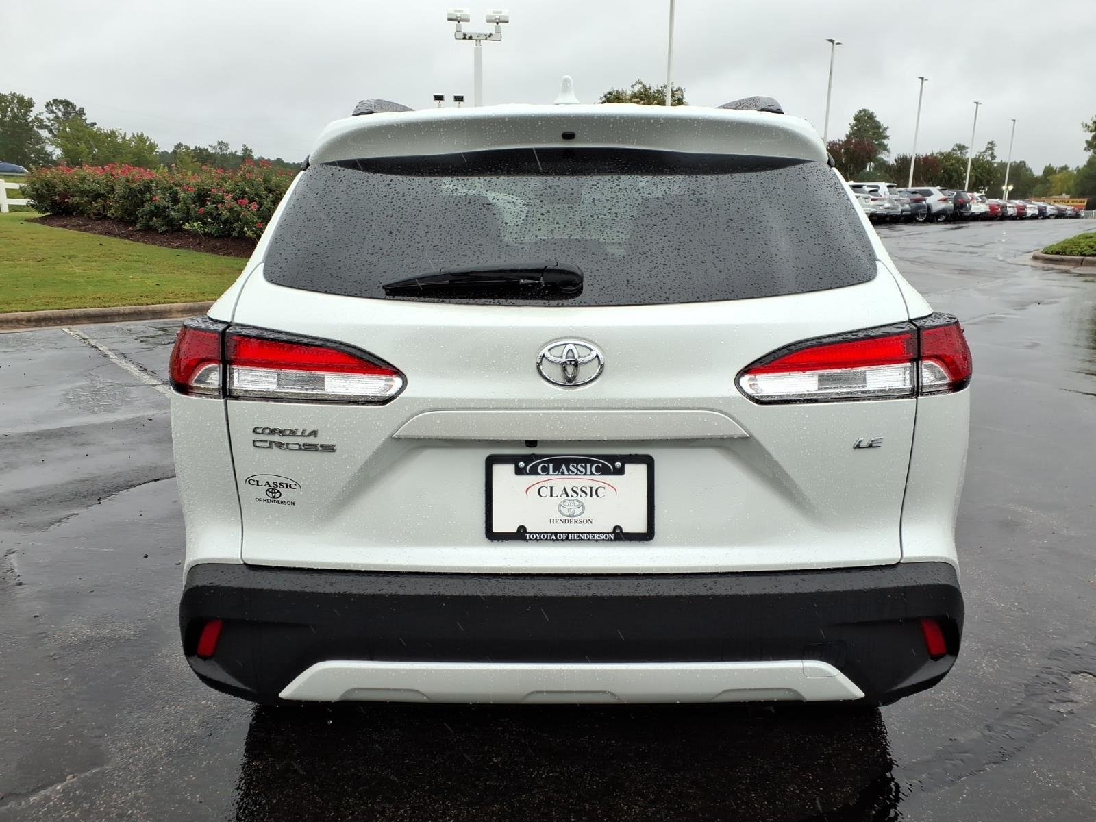 Used 2024 Wind Chill Pearl Toyota LE image 9