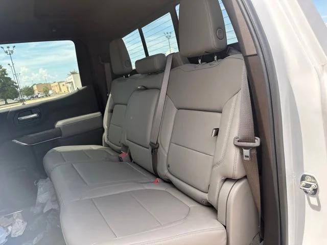 Used 2022 White GMC SLT image 22