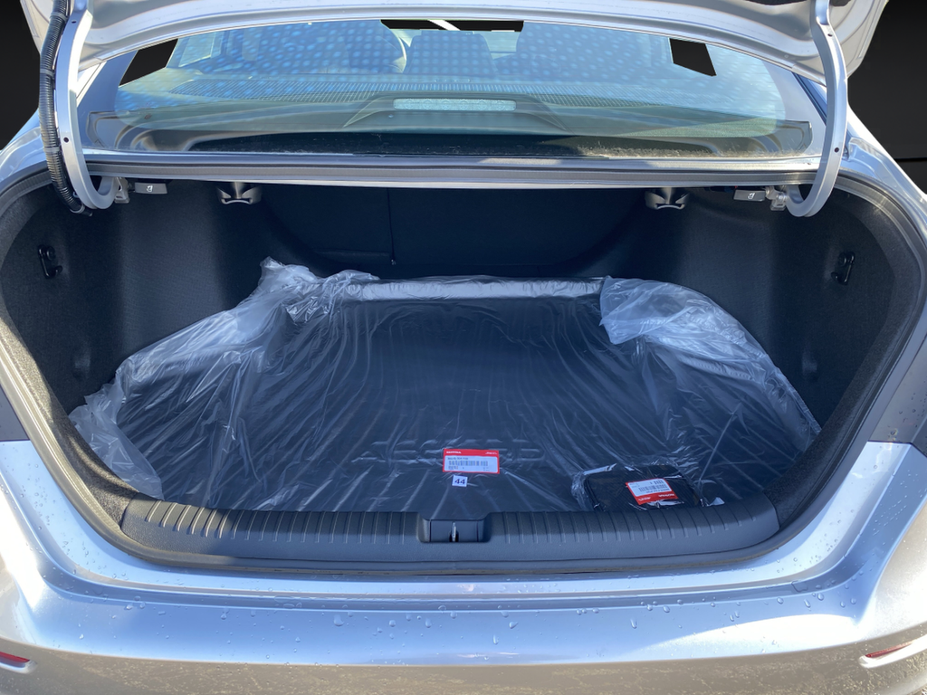 New 2026 Solar Silver Metallic Honda SE image 15