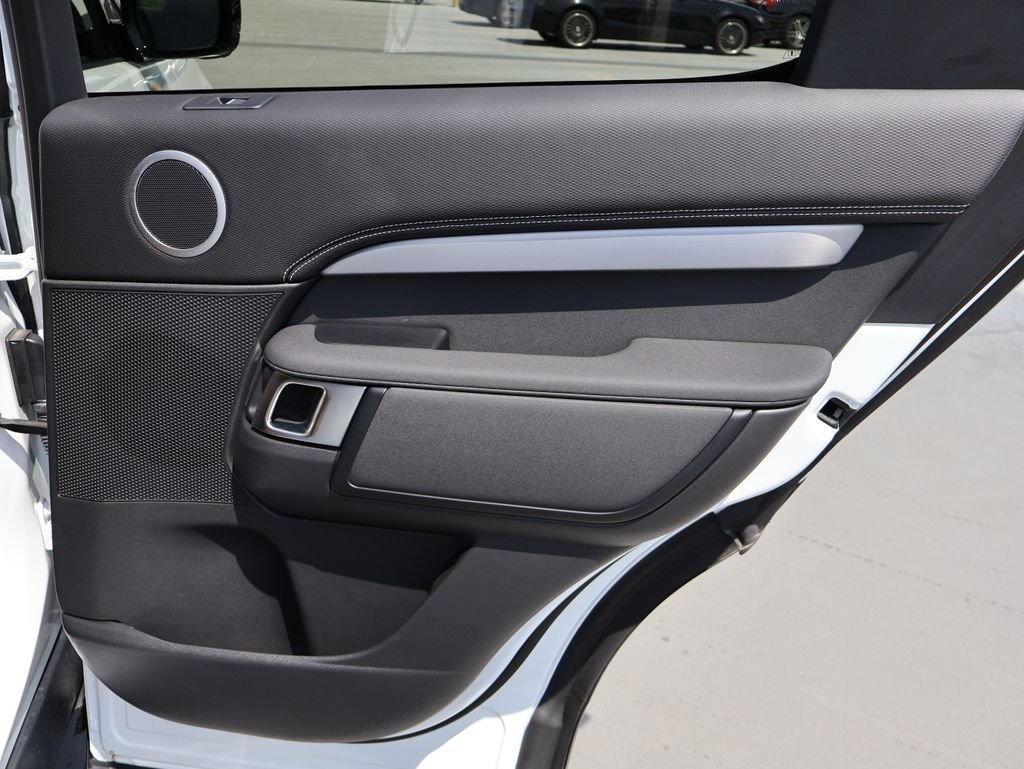 New 2026 Fuji White Land Rover Dynamic SE image 15