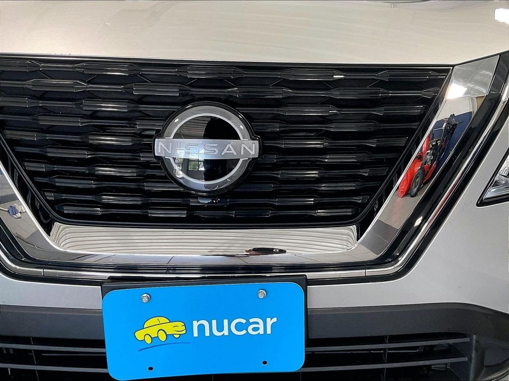 Used 2023 Silver Nissan SV image 32