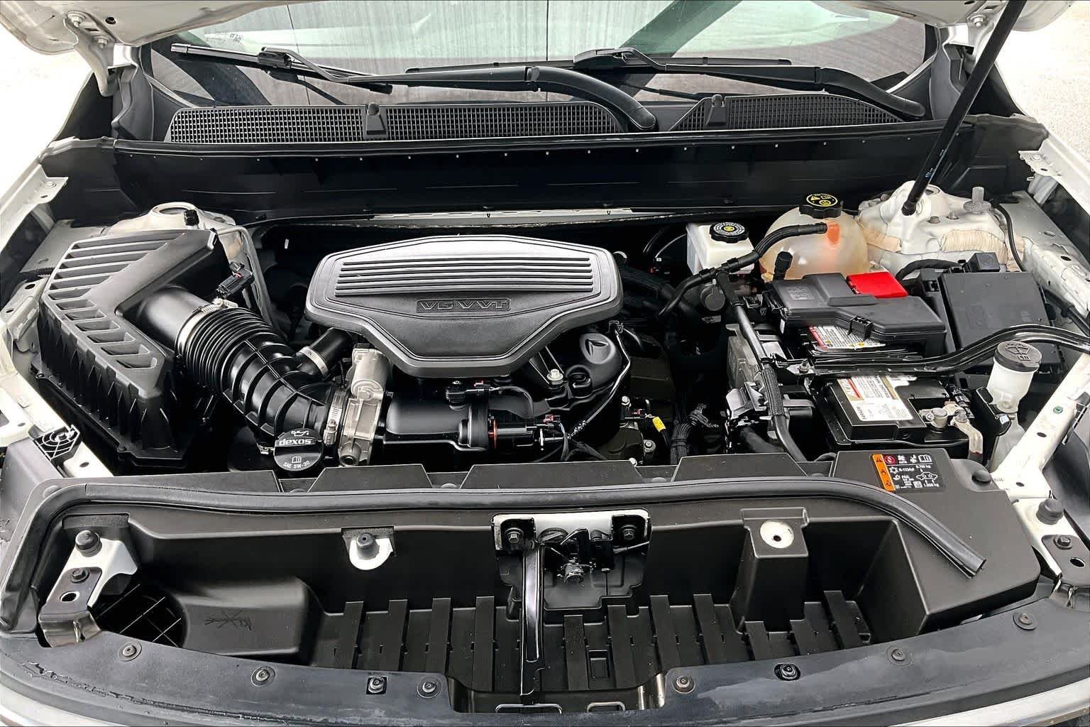 Used 2023 White Frost Tricoat GMC AT4 image 31