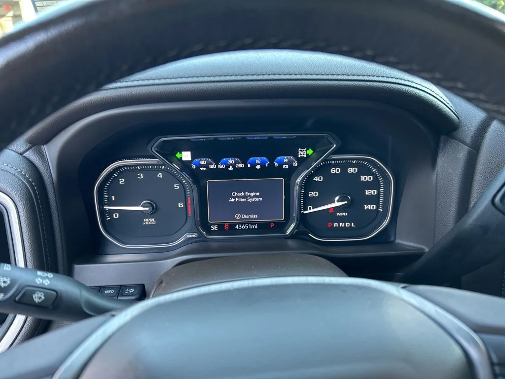 Used 2021 Black GMC Denali image 10