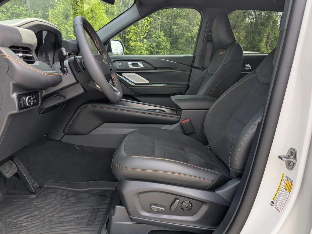 New 2026 Star White Metallic Tri-Coat Ford Tremor image 13