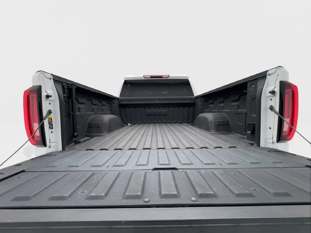 Used 2025 White GMC AT4 image 14