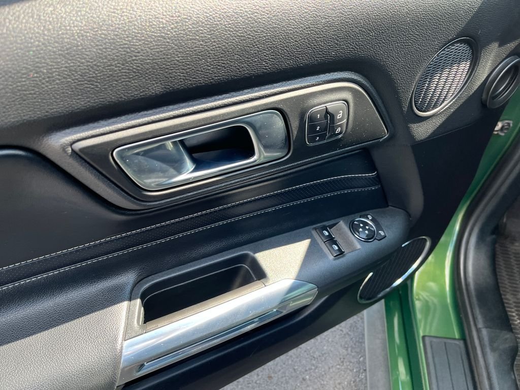 Used 2022 Green Ford  image 10