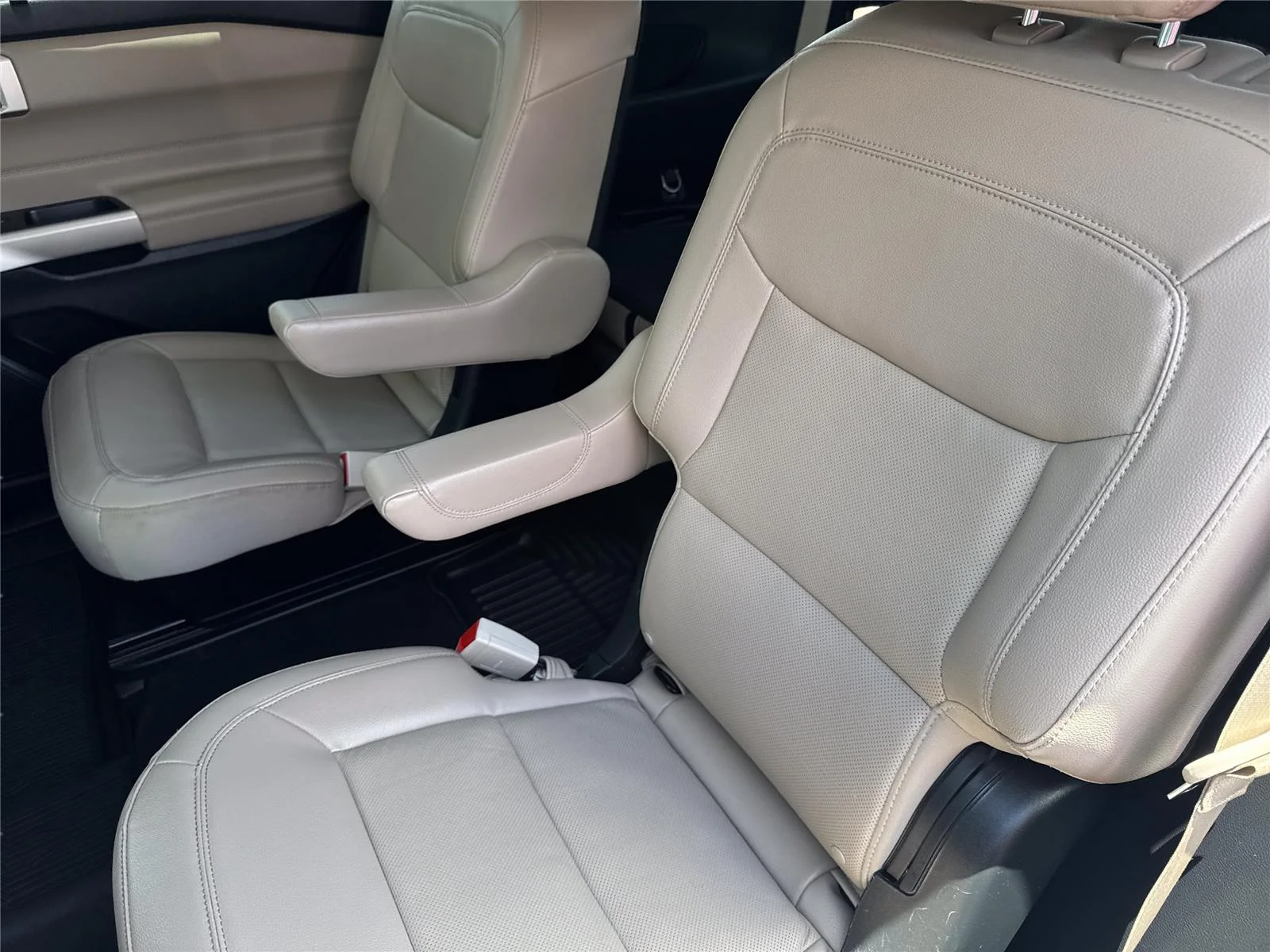 Used 2022 Star White Metallic Tri-Coat Ford Limited image 29