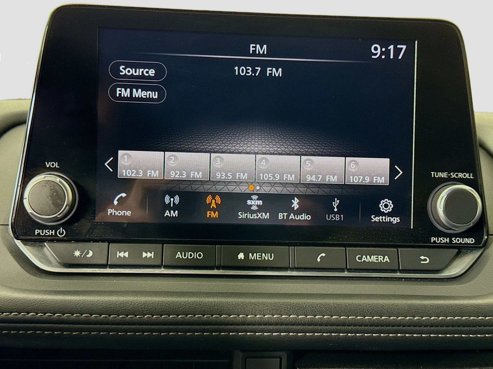 Used 2023  Nissan SV image 17