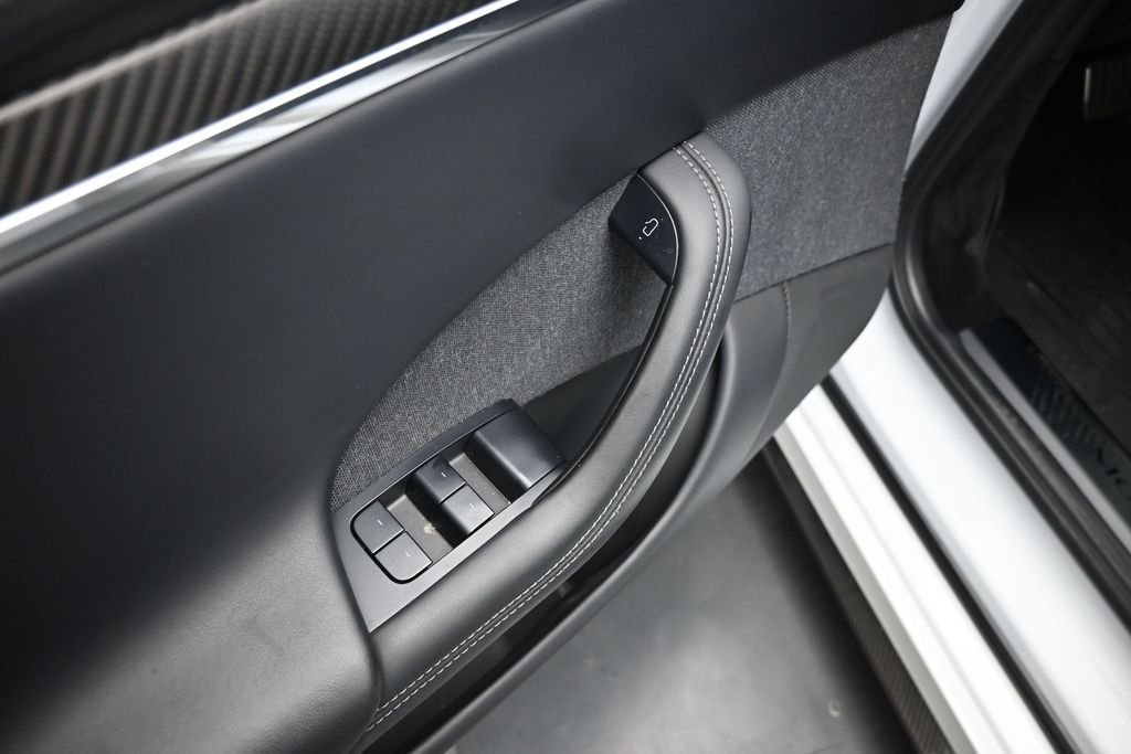 Used 2022 White Tesla Plaid image 9