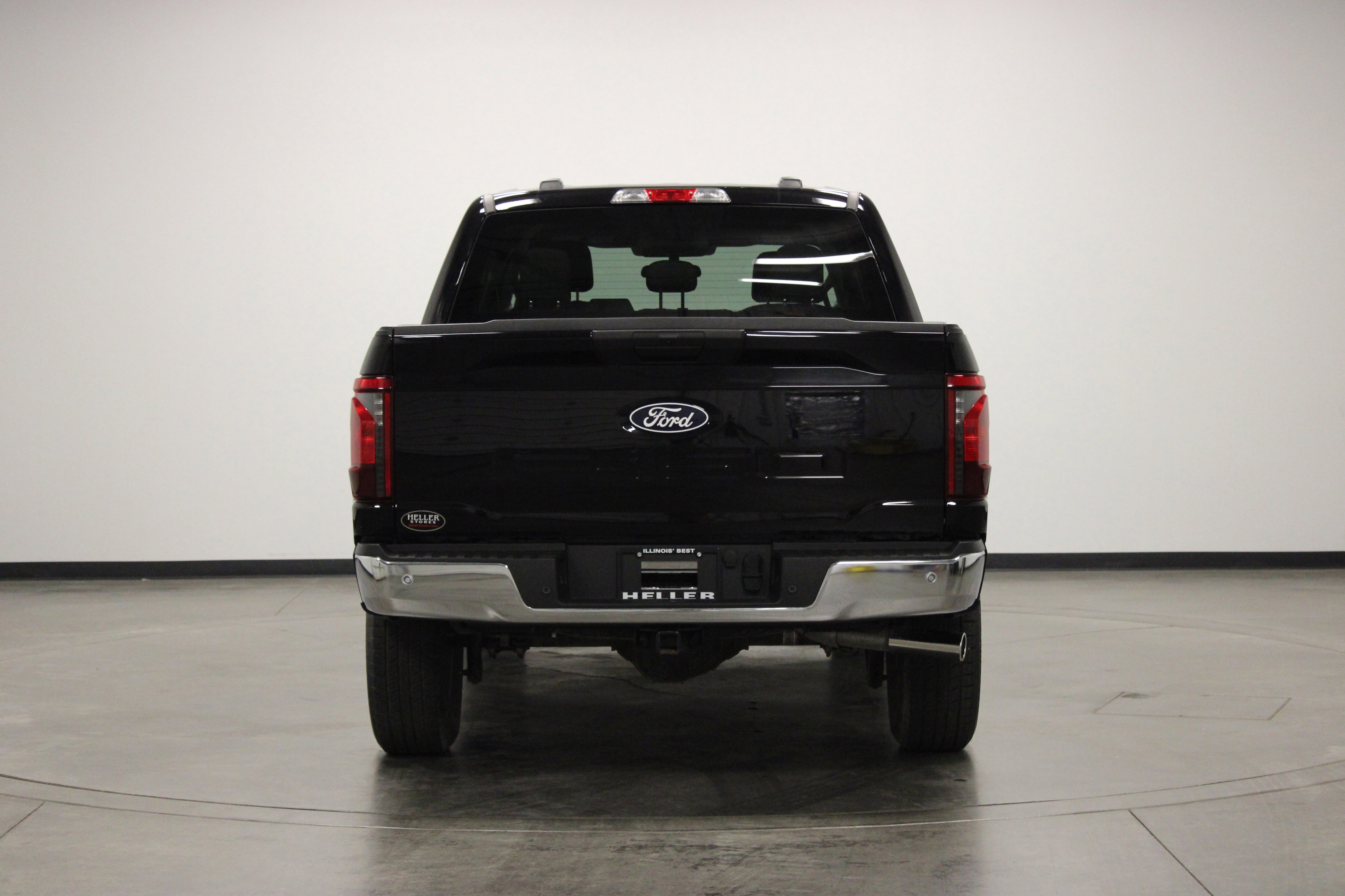 Used 2025 Agate Black Metallic Ford XLT image 7