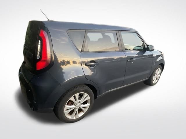 Used 2016 Blue Kia Plus image 7