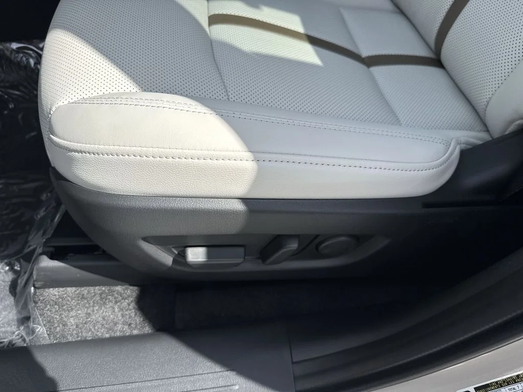 New 2026 Platinum Mazda 3.3 Turbo Premium Plus AWD image 40