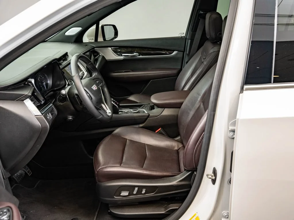 Used 2022 Crystal White Tricoat Cadillac Premium Luxury image 23