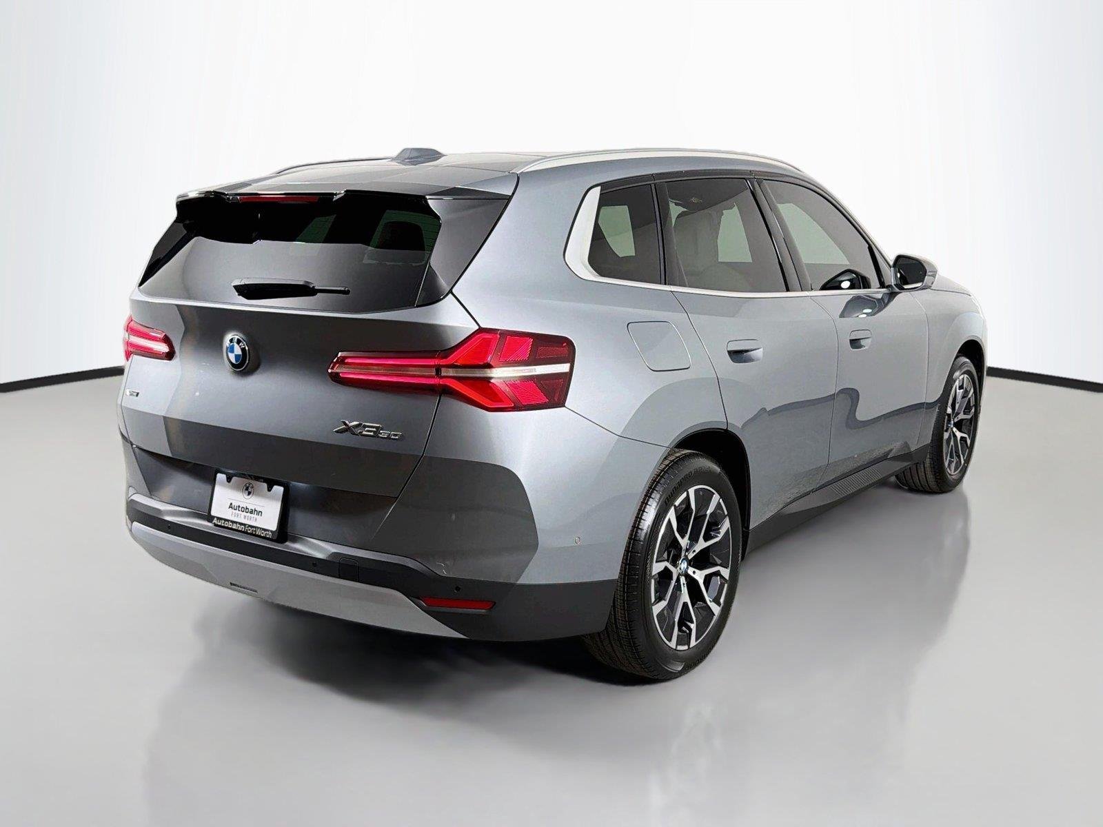 New 2026 Skyscraper Grey Metallic BMW 30 xDrive image 5