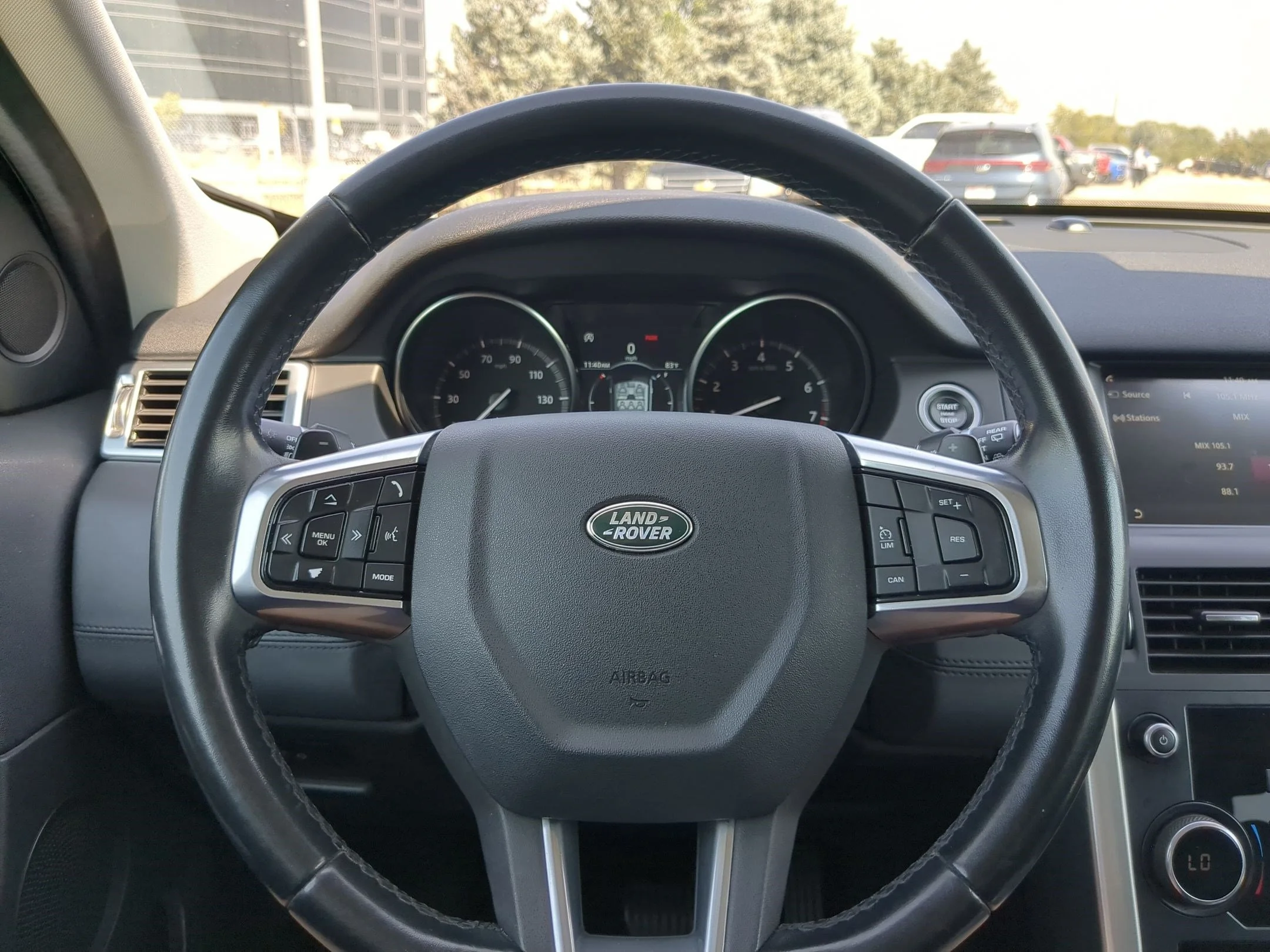 Used 2019 Narvik Black Land Rover SE image 15