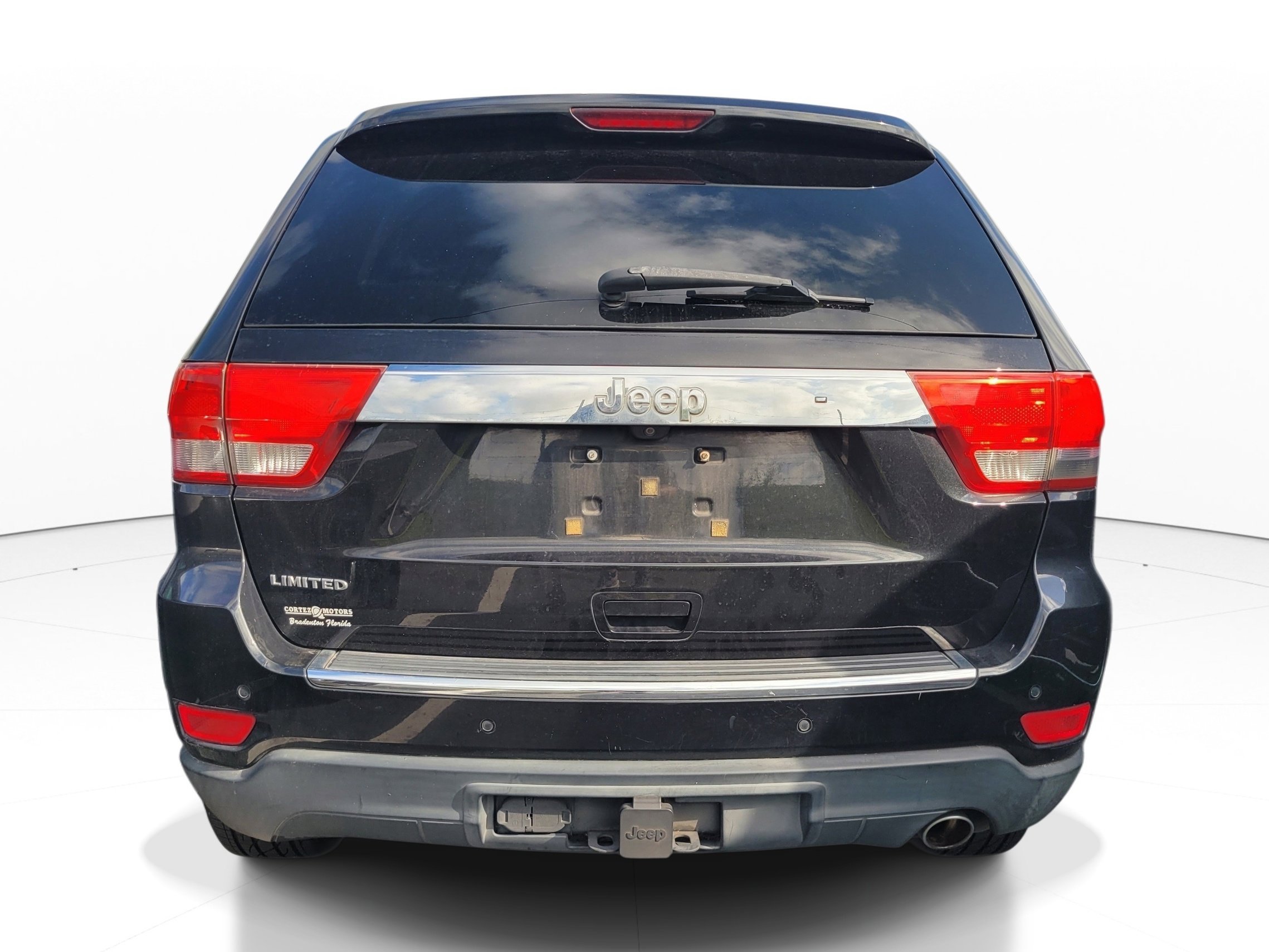 Used 2013 Brilliant Black Crystal Pearl Jeep Limited image 4