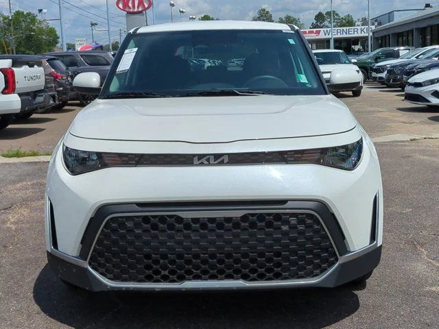 Certified Used 2025 White Kia LX image 9