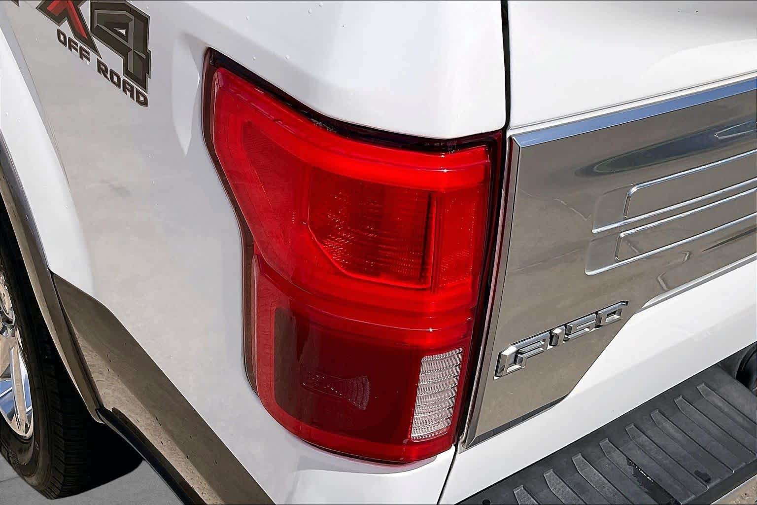 Used 2020 Star White Metallic Tri-Coat/Stone Gray Ford King Ranch image 26