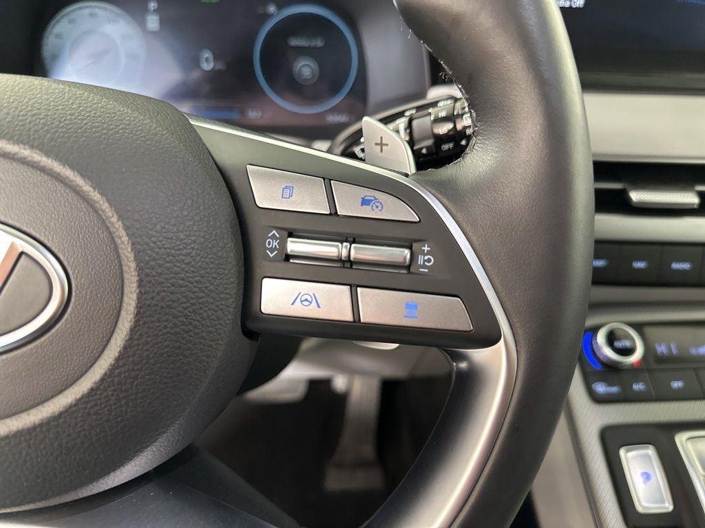 Used 2023 Silver Hyundai SEL image 15