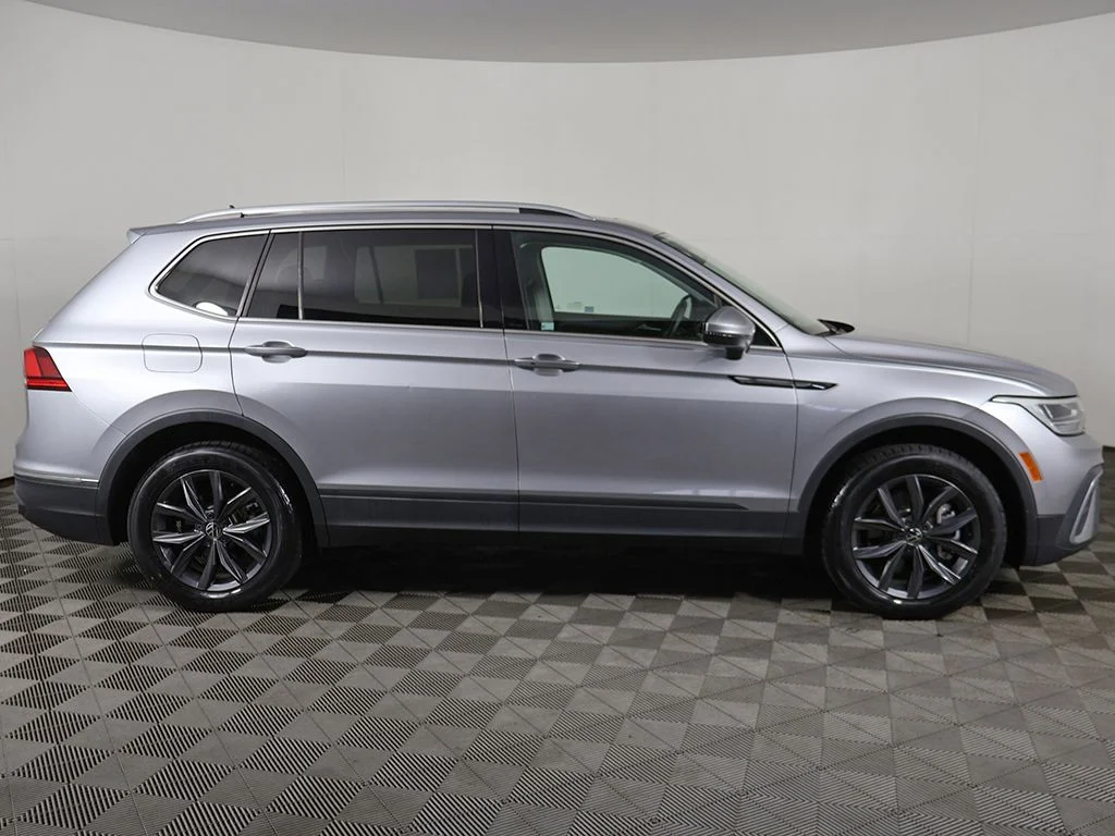 Used 2023 Silver Metallic Volkswagen 2.0T SE image 18