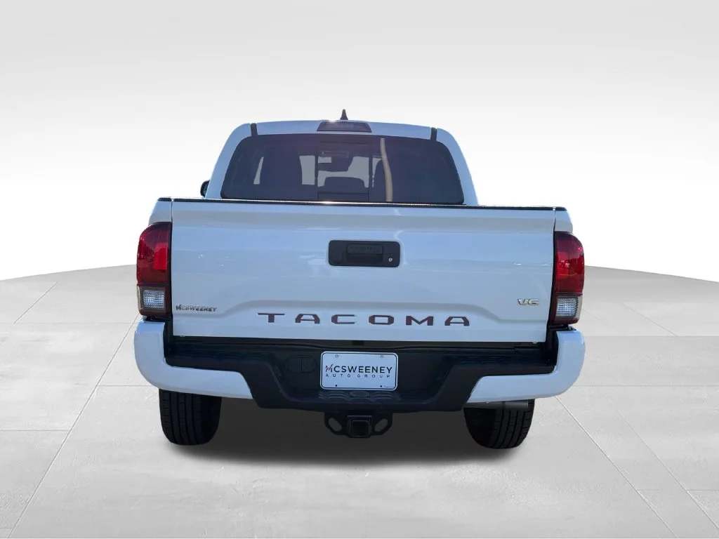 Used 2022 White Toyota SR5 image 27