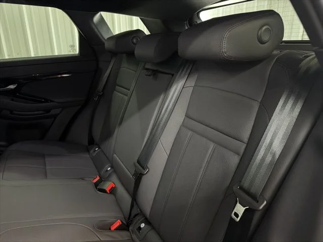 New 2026 Santorini Black Metallic Land Rover Dynamic image 15