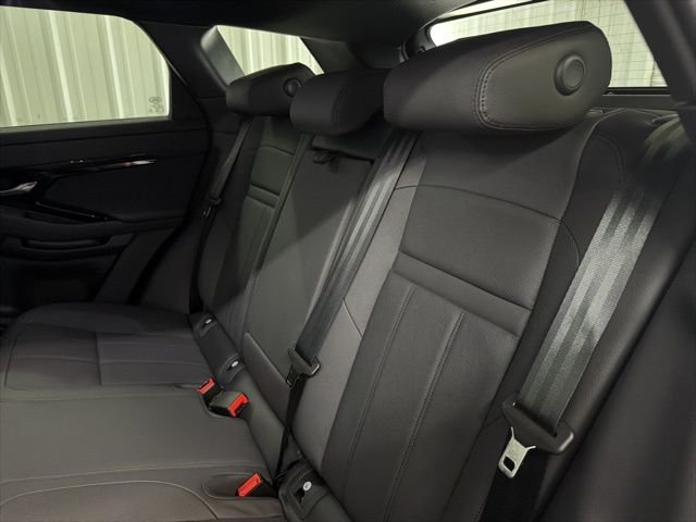 New 2026 Santorini Black Land Rover Dynamic image 15