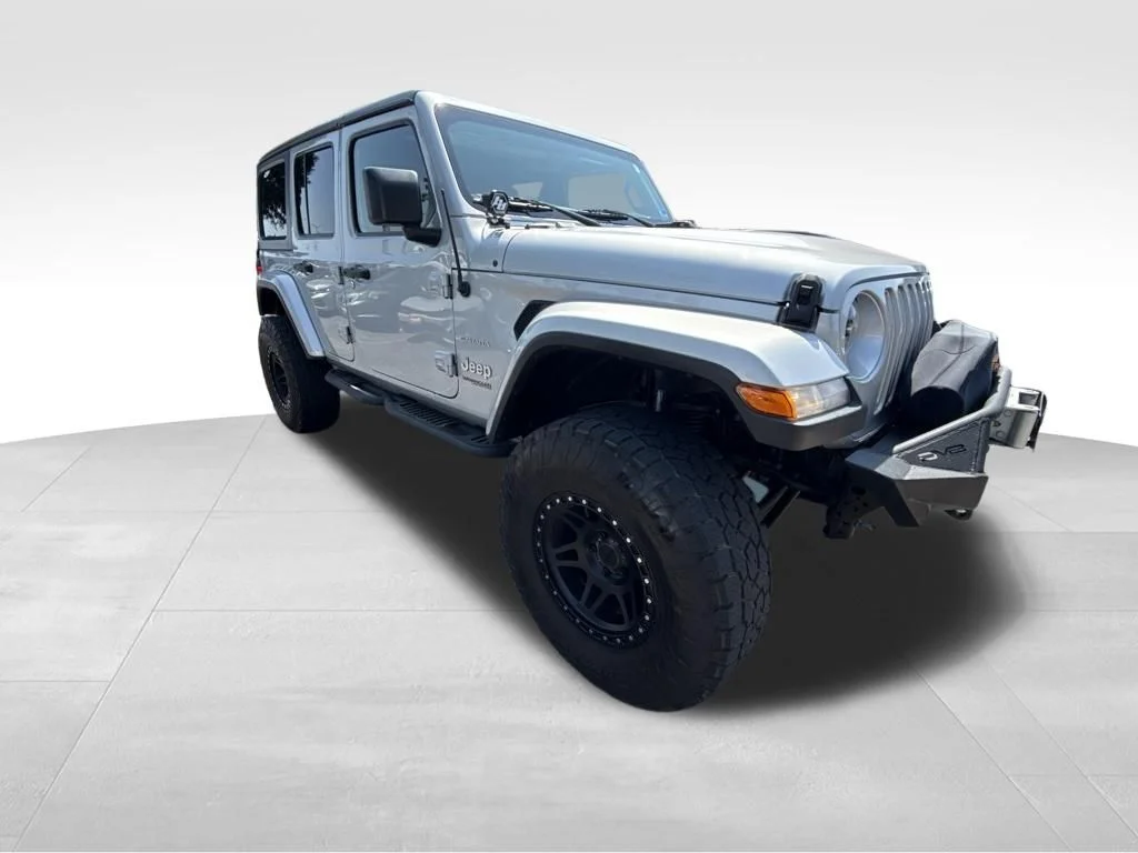 Used 2022 Silver Jeep Unlimited Sahara image 9