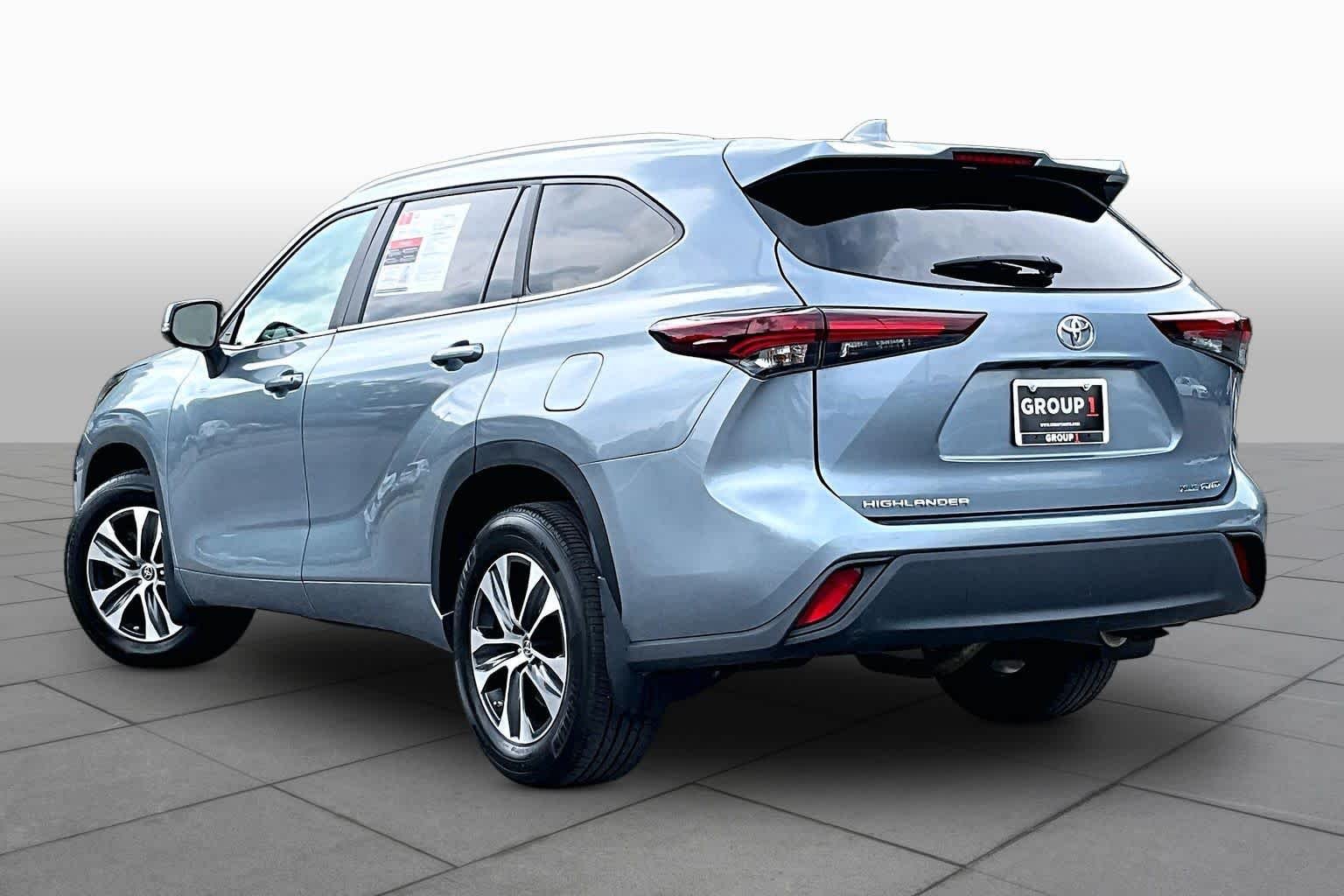 Used 2024 Moon Dust Toyota XLE image 12