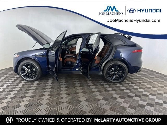 Used 2025  Jaguar P250 R-Dynamic S image 9