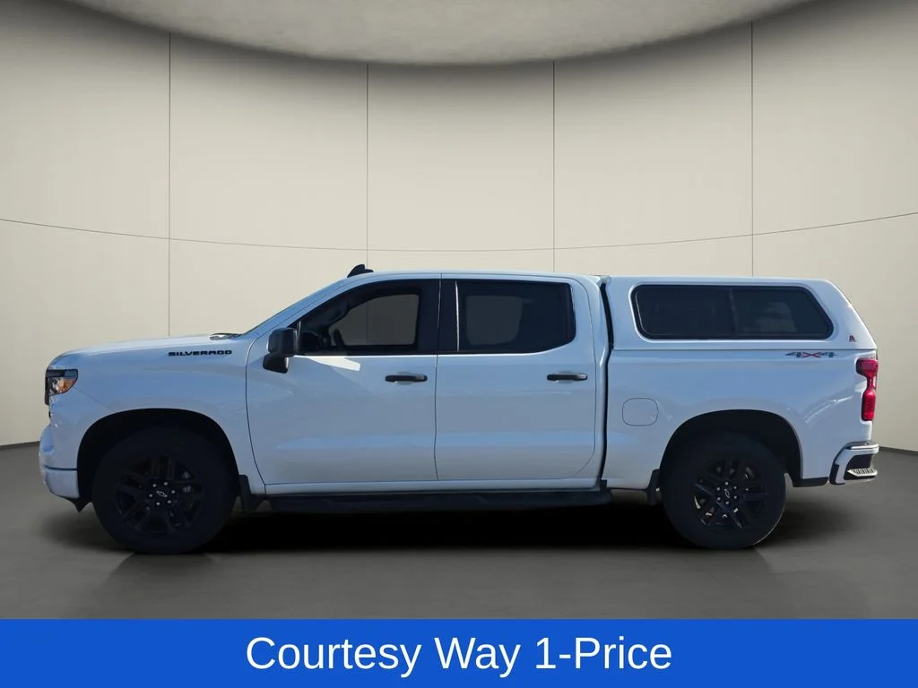 Used 2023 White Chevrolet Custom image 5