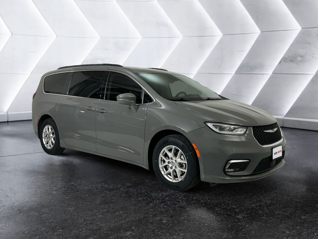 Used 2022 White Chrysler Touring L image 1