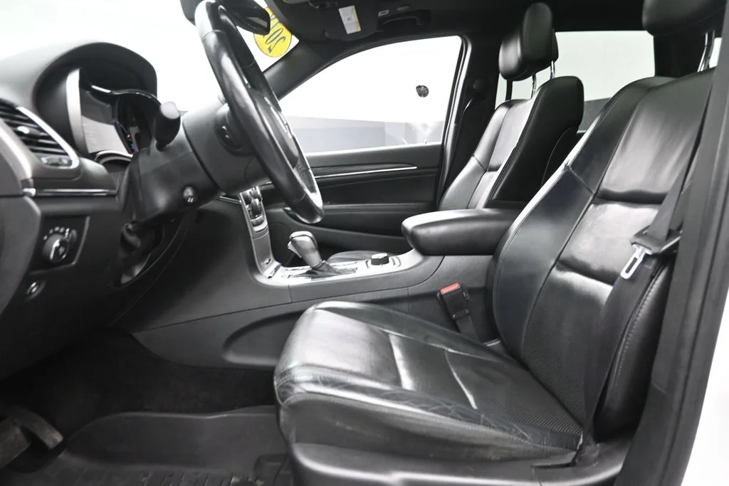 Used 2018 White Jeep Limited image 17