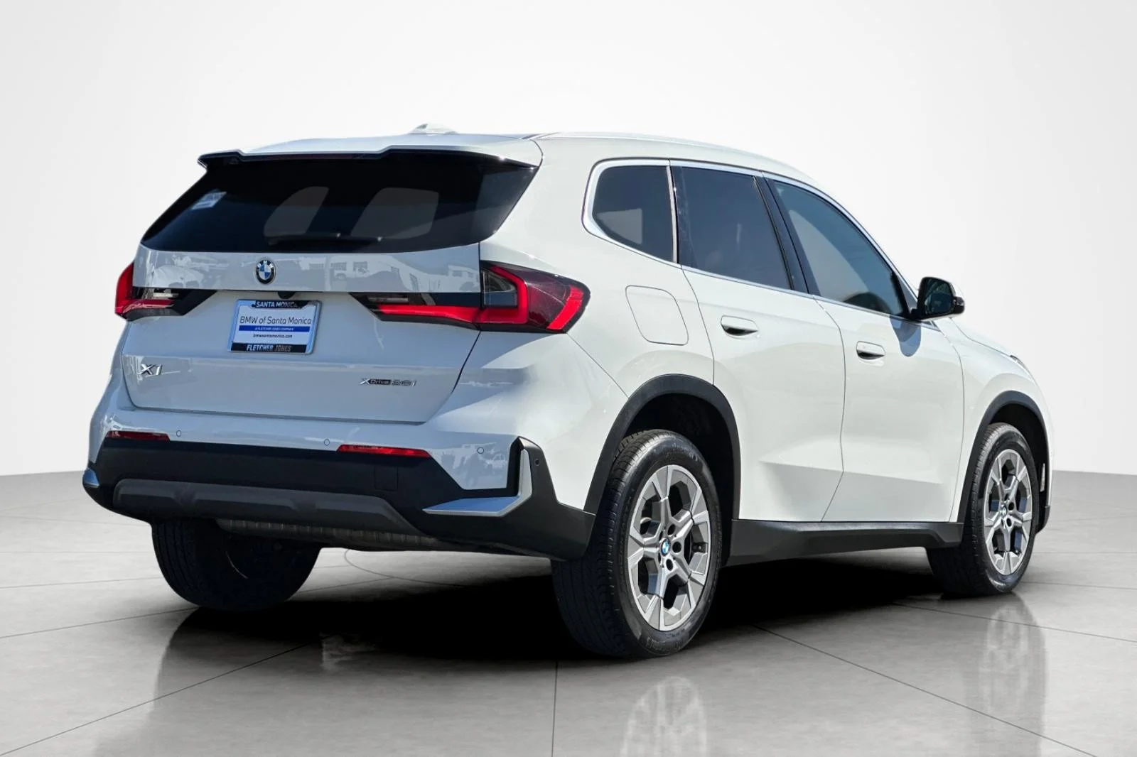 Used 2023 Alpine White BMW xDrive28i image 5
