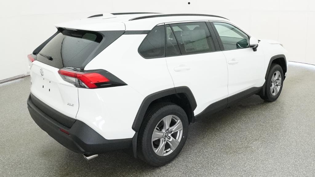 New 2025 Ice Cap Toyota XLE image 22
